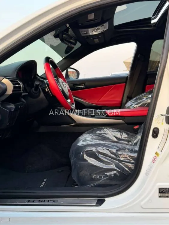 Lexus IS 2014 for Sale in Sharjah Image-12