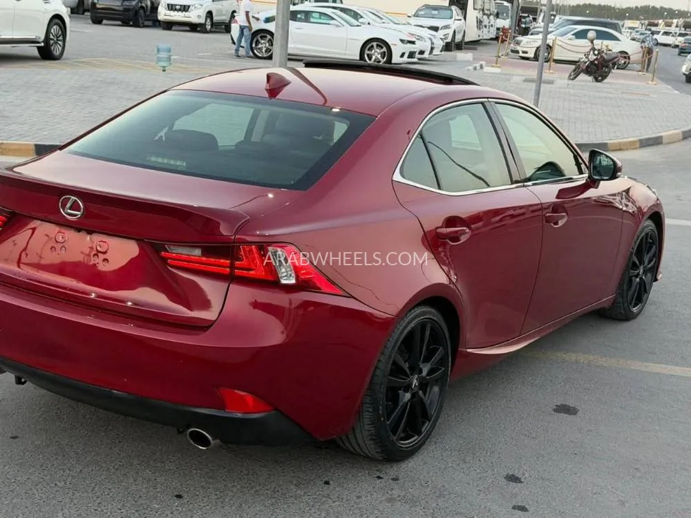 Lexus IS 2014 for Sale in Sharjah Image-6