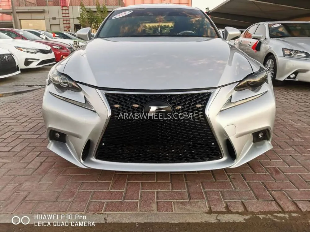 Lexus IS 2014 for Sale in Sharjah Image-4