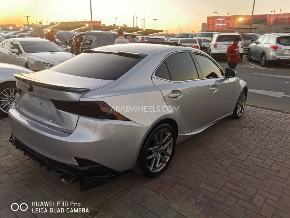 Lexus IS 2014 for Sale in Sharjah Image-12