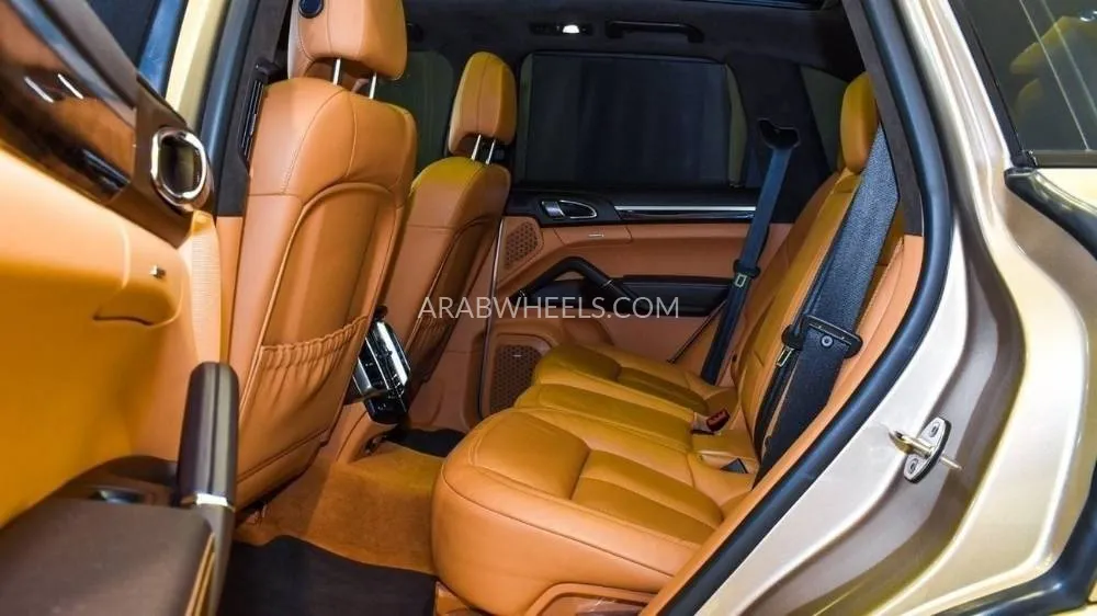 Porsche Cayenne 2016 for Sale in Sharjah Image-7