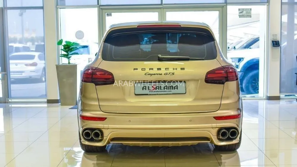 Porsche Cayenne 2016 for Sale in Sharjah Image-15