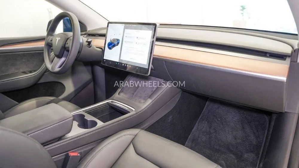 Tesla Model Y 2023 for Sale in Sharjah Image-12