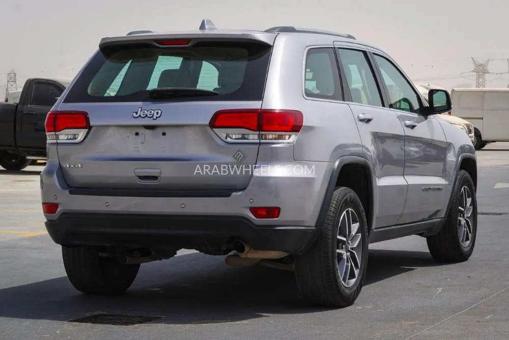 Jeep Cherokee 2022 for Sale in Dubai Image-5