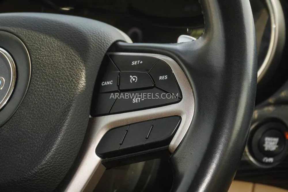 Jeep Cherokee 2022 for Sale in Dubai Image-13