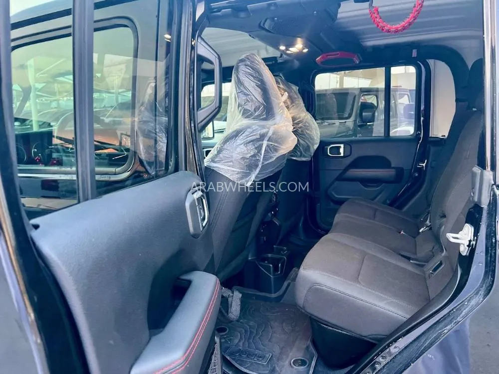 جيب غلادياتور 2023 for Sale in الشارقة Image-9