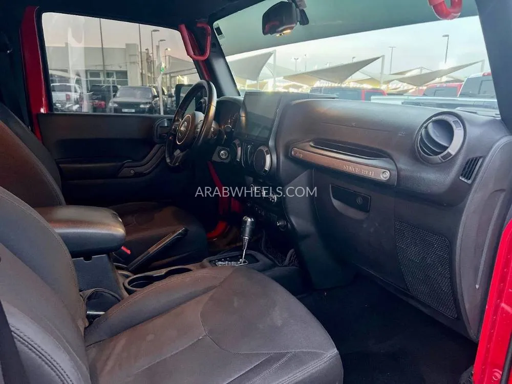 Jeep Wrangler 2015 for Sale in Sharjah Image-6