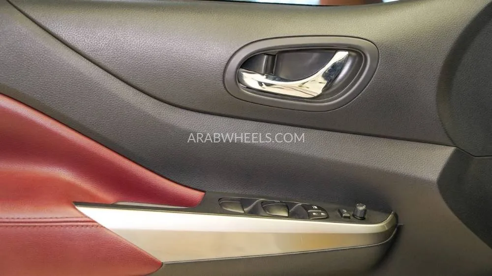 Nissan Xterra 2023 for Sale in Sharjah Image-10