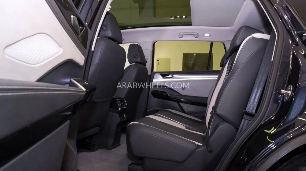 Volkswagen ID.6 2022 for Sale in Sharjah Image-17