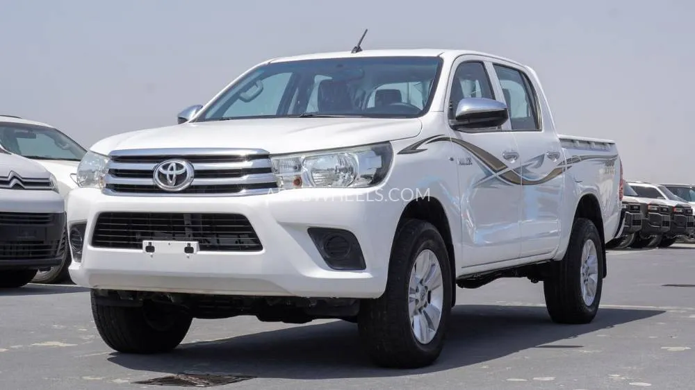 Toyota Hilux 2017 for Sale in Dubai Image-3