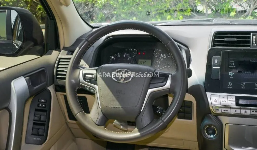 Toyota Land Cruiser Prado 2022 for Sale in Dubai Image-4
