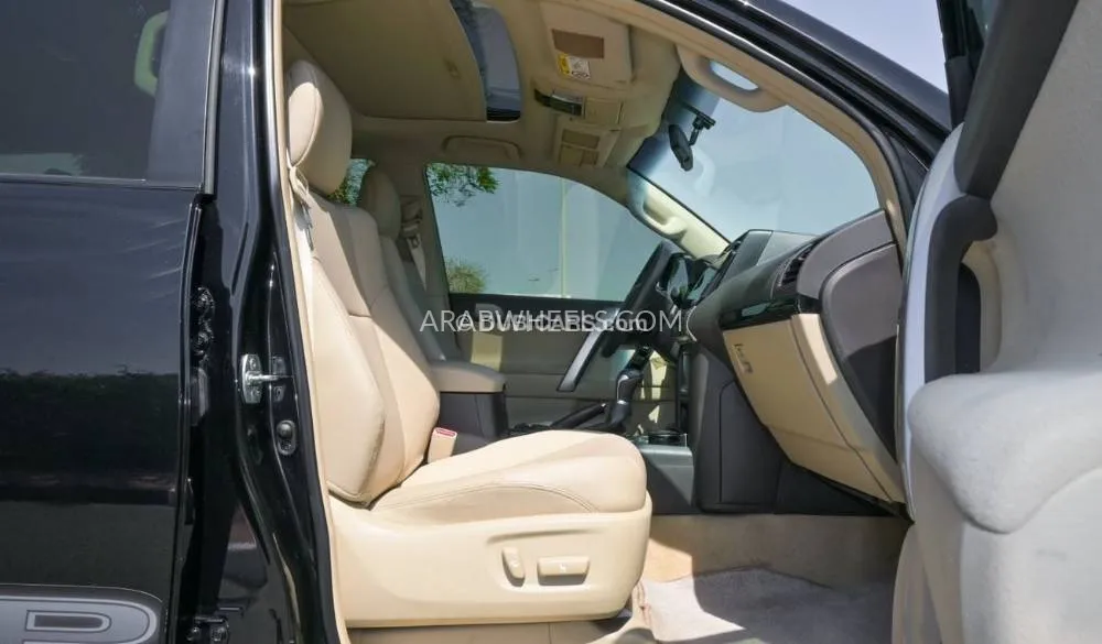 Toyota Land Cruiser Prado 2022 for Sale in Dubai Image-6