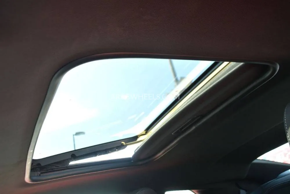 شيفروليه كامارو 2022 for Sale in الشارقة Image-18