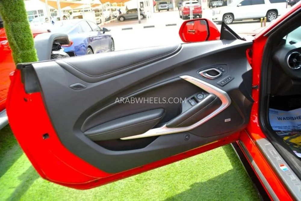 Chevrolet Camaro 2019 for Sale in Sharjah Image-12