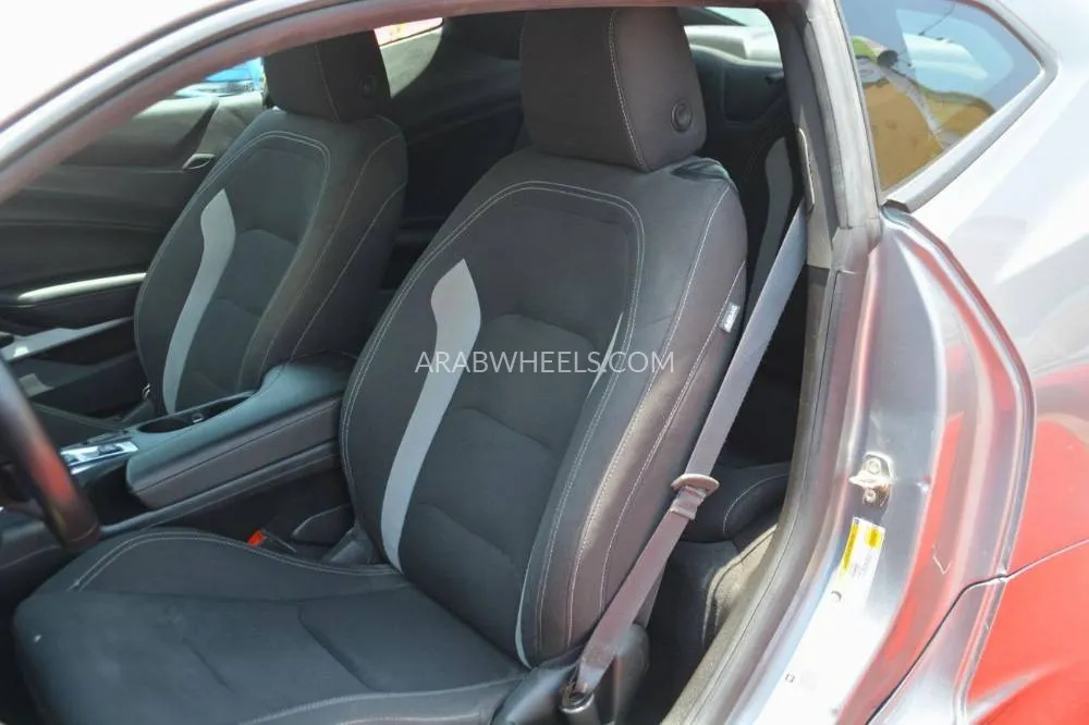 Chevrolet Camaro 2023 for Sale in Sharjah Image-17