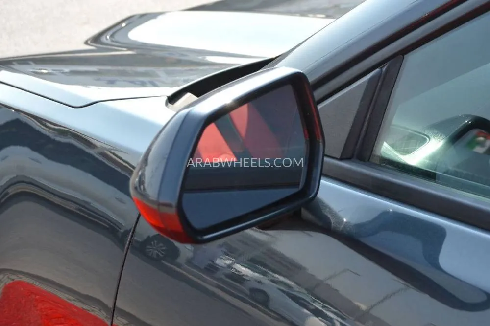 شيفروليه كامارو 2020 for Sale in الشارقة Image-12