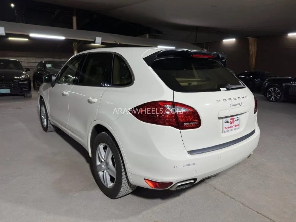 Porsche Cayenne 2012 for Sale in Dubai Image-4