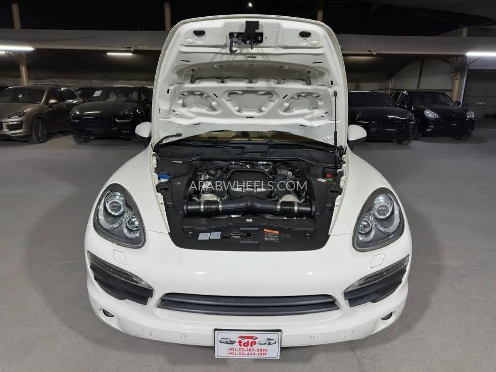 Porsche Cayenne 2012 for Sale in Dubai Image-9