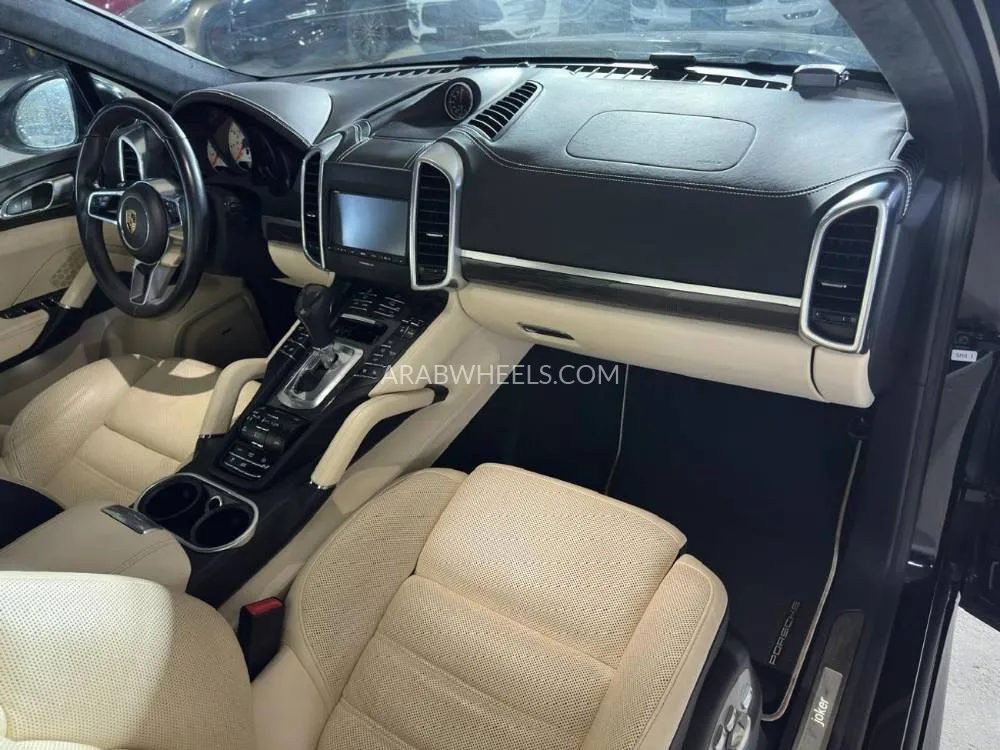 Porsche Cayenne 2016 for Sale in Dubai Image-19