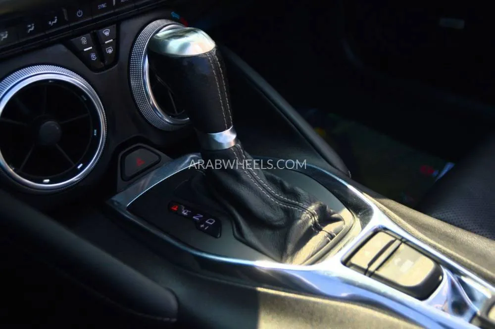 Chevrolet Camaro 2019 for Sale in Sharjah Image-17
