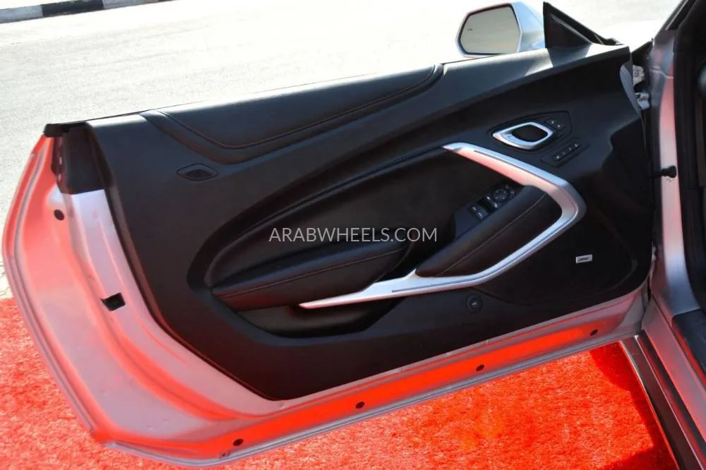 Chevrolet Camaro 2019 for Sale in Sharjah Image-18