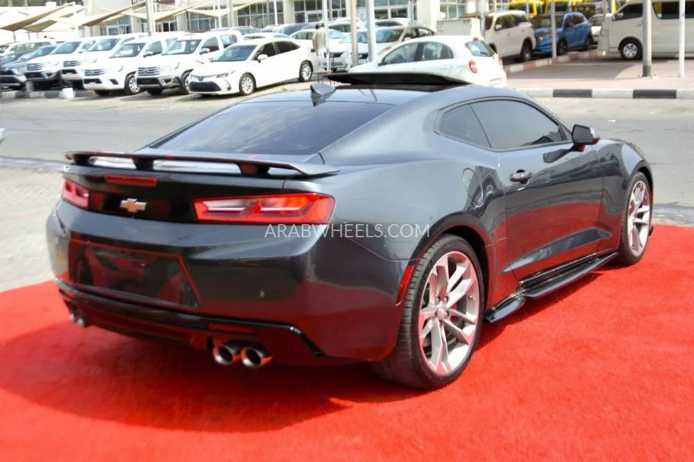 Chevrolet Camaro 2017 for Sale in Sharjah Image-5