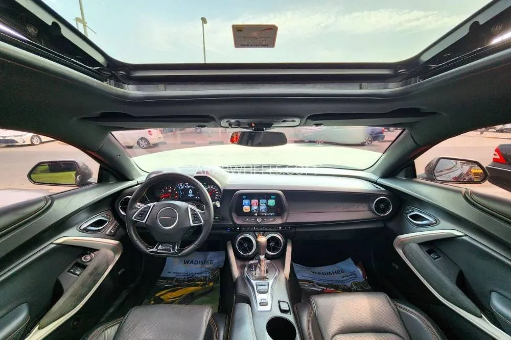 Chevrolet Camaro 2017 for Sale in Sharjah Image-8