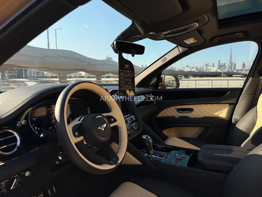 Bentley Bentayga 2022 for Sale in Dubai Image-4