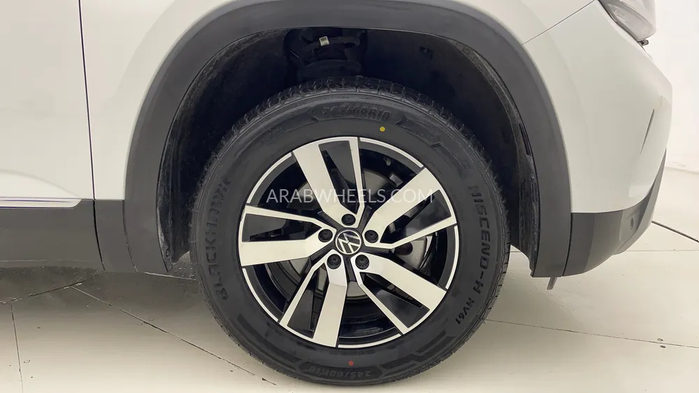 Volkswagen Teramont 2023 for Sale in Dubai Image-10