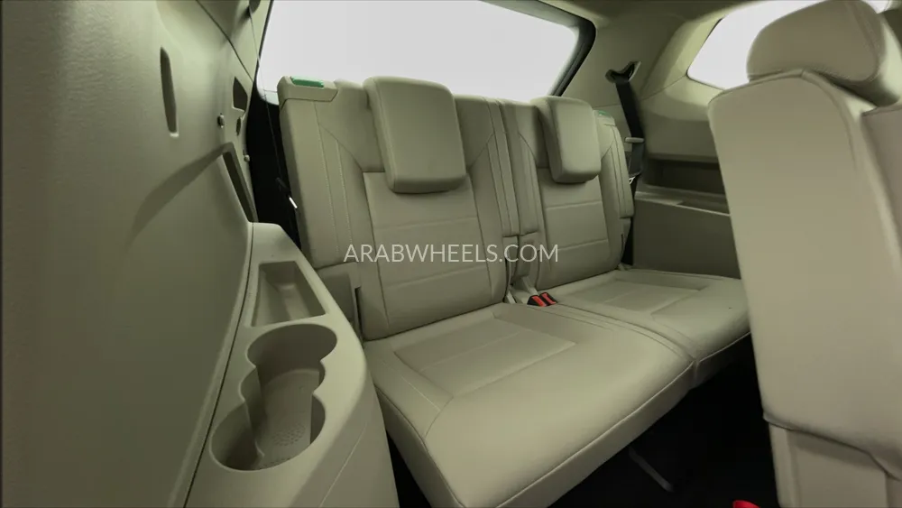 Volkswagen Teramont 2023 for Sale in Dubai Image-43