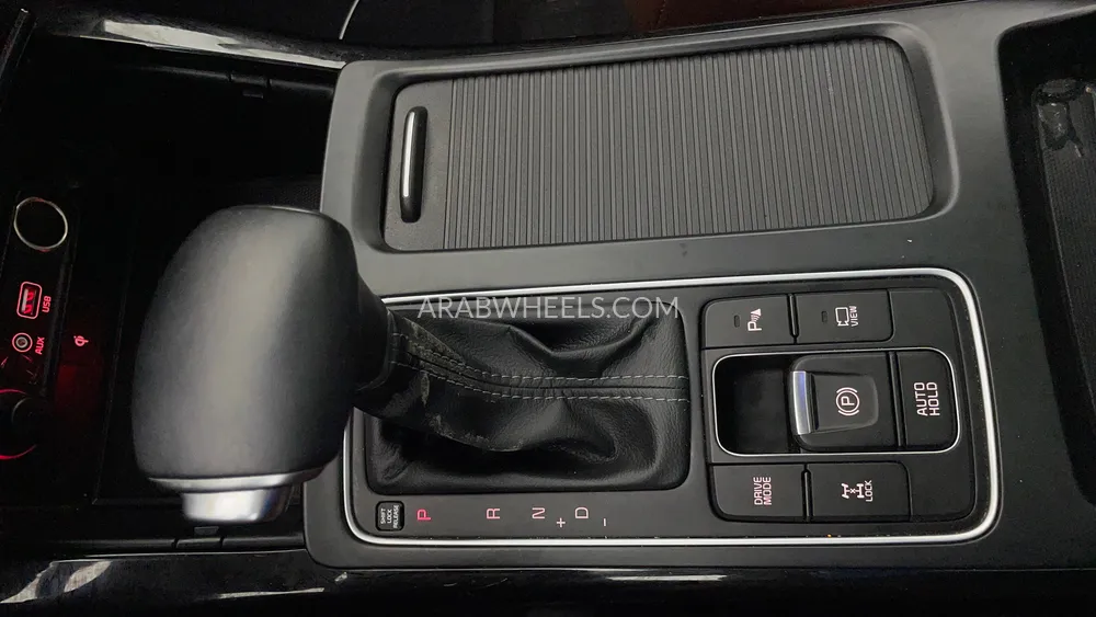 Kia Sorento 2019 for Sale in Dubai Image-20