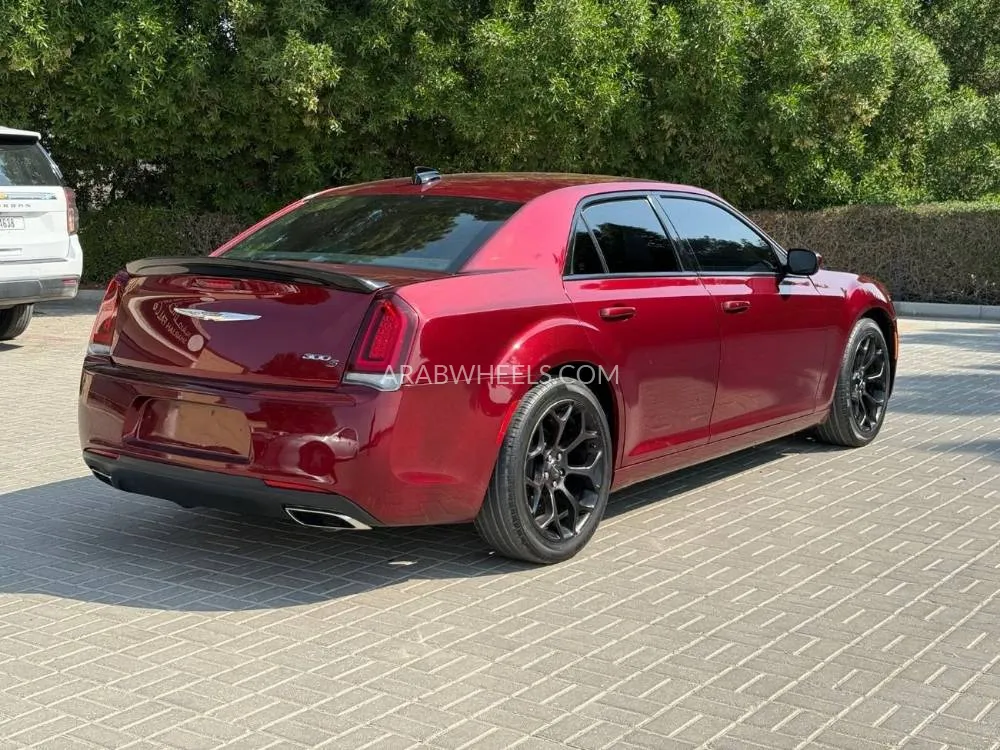 كرايسلر 300 2019 for Sale in الشارقة Image-10