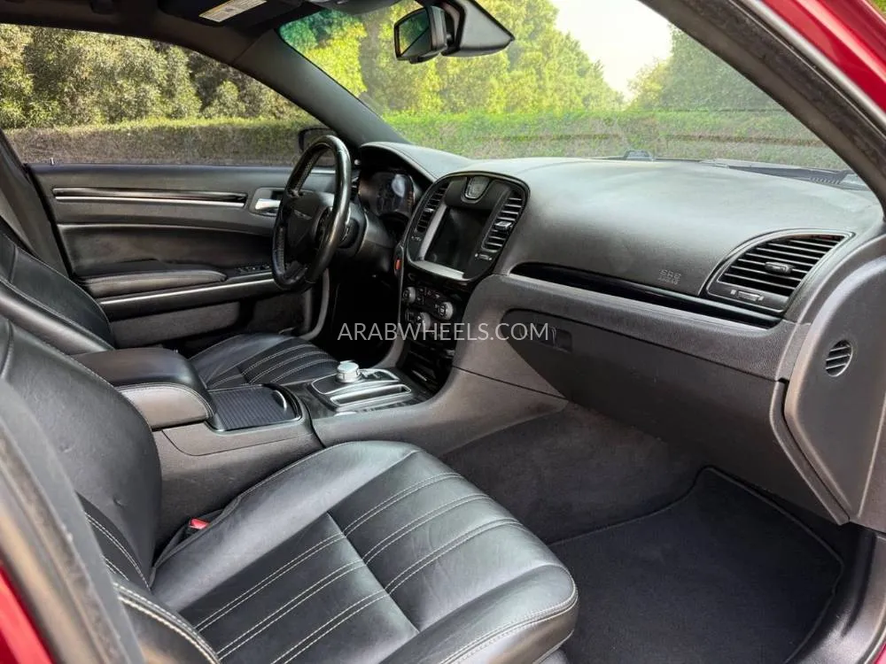 كرايسلر 300 2019 for Sale in الشارقة Image-22