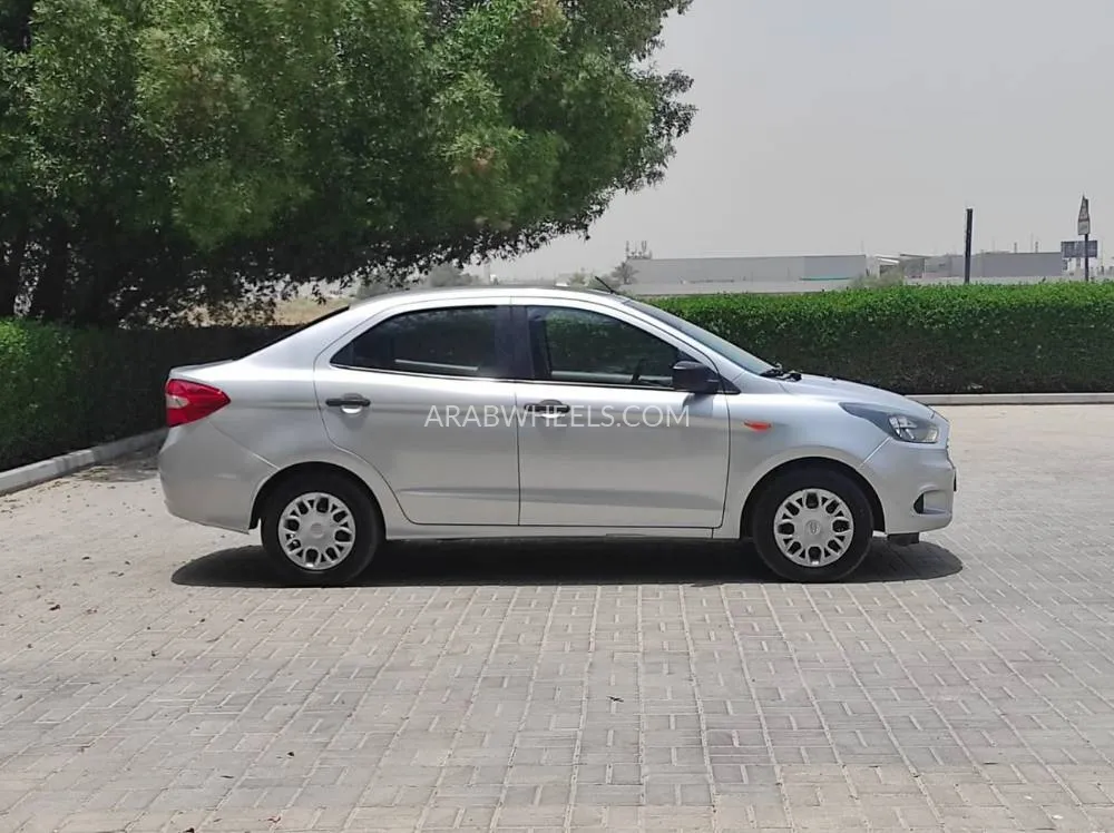 Ford Figo 2018 for Sale in Sharjah Image-3