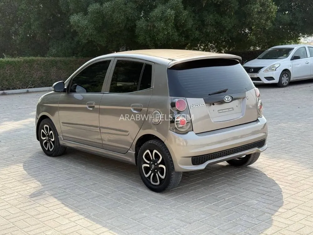 Kia Picanto 2010 for Sale in Sharjah Image-3