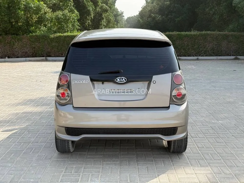 Kia Picanto 2010 for Sale in Sharjah Image-5