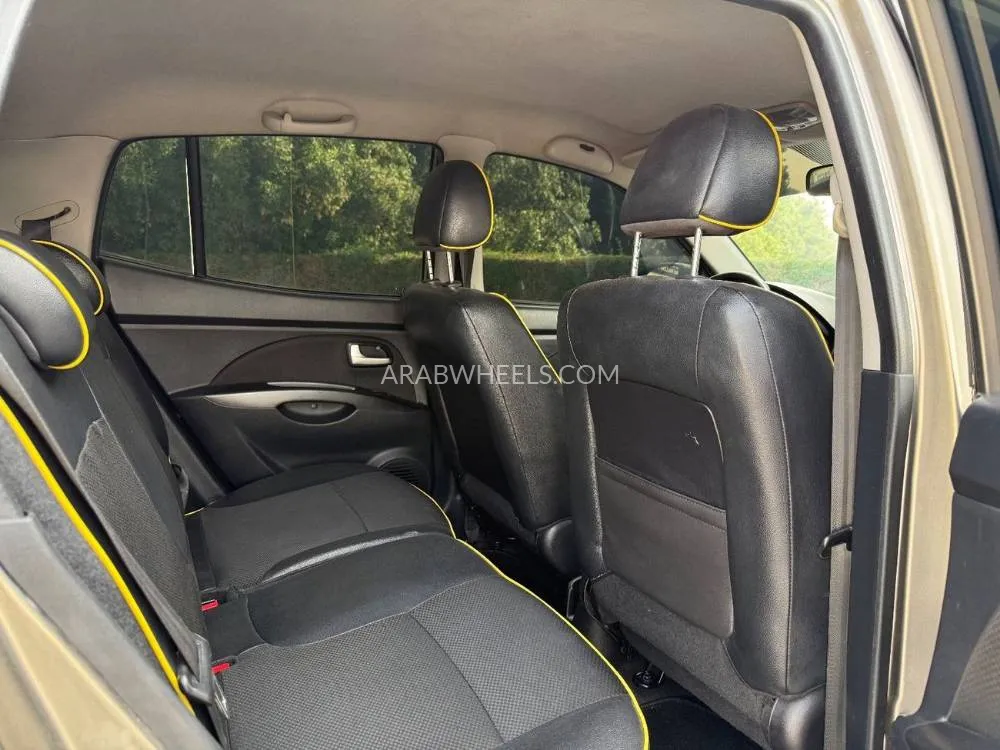 Kia Picanto 2010 for Sale in Sharjah Image-10