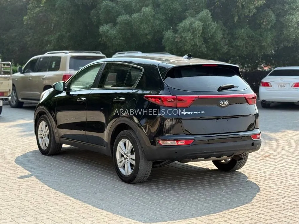 Kia Sportage 2017 for Sale in Sharjah Image-4