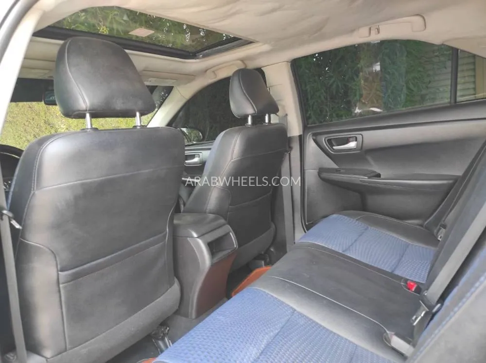 Toyota Camry 2016 for Sale in Sharjah Image-12