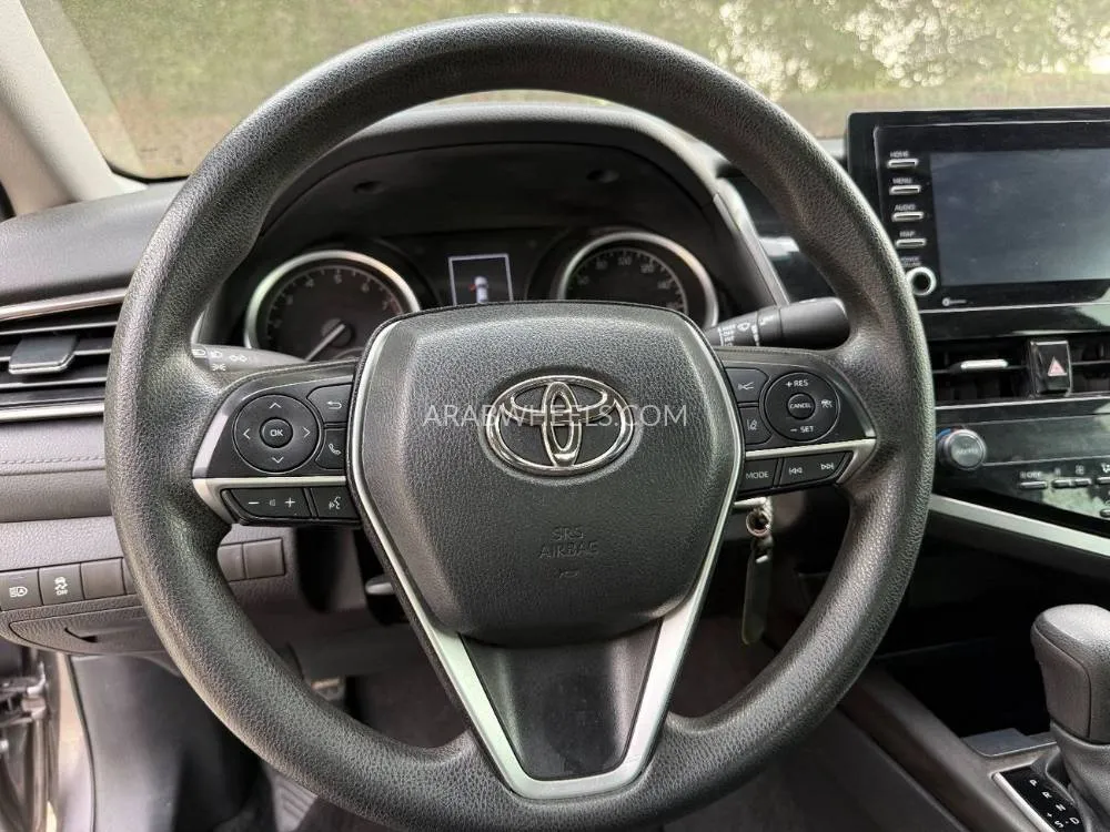 Toyota Camry 2023 for Sale in Sharjah Image-11