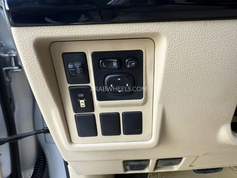 Toyota Land Cruiser Prado 2016 for Sale in Sharjah Image-8