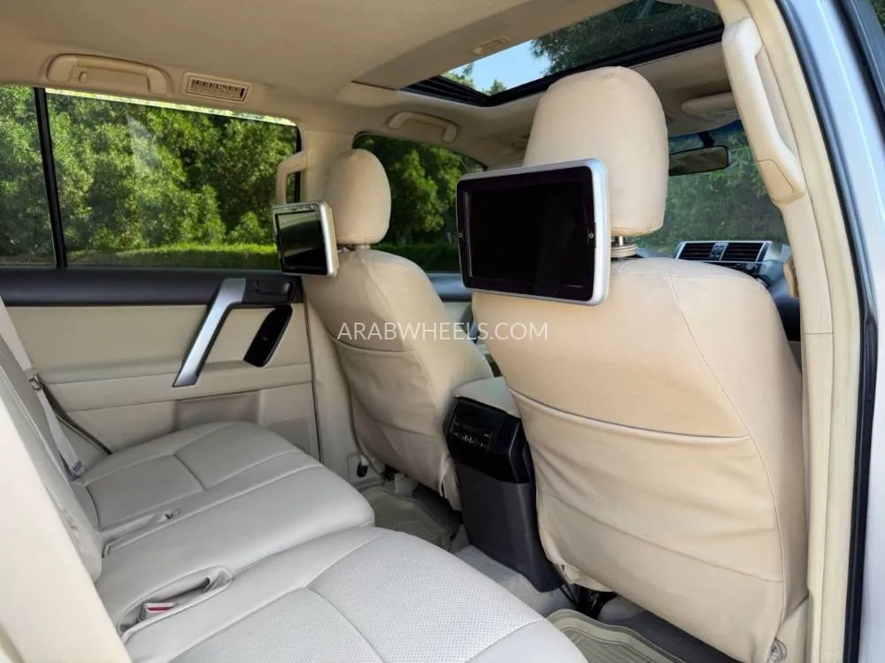 Toyota Land Cruiser Prado 2016 for Sale in Sharjah Image-14