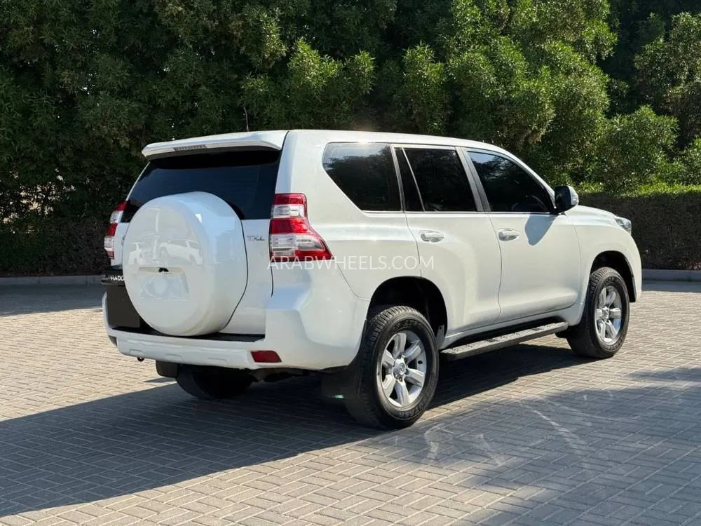Toyota Land Cruiser Prado 2016 for Sale in Sharjah Image-9