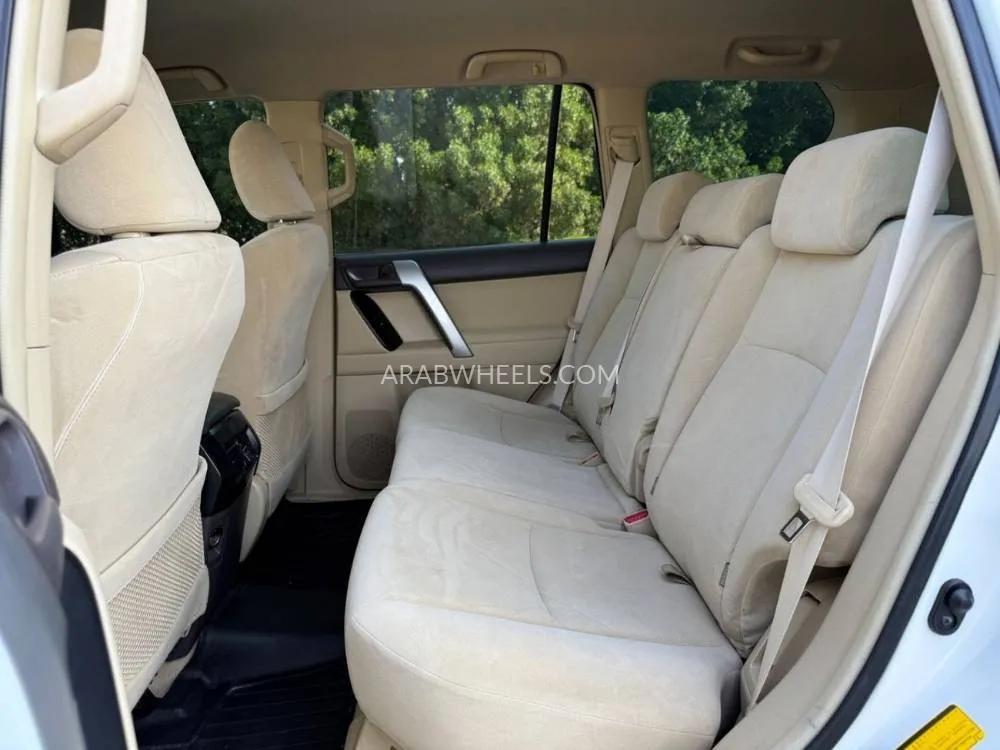 Toyota Land Cruiser Prado 2016 for Sale in Sharjah Image-12