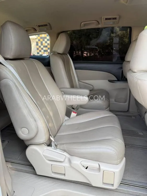 Toyota Previa 2020 for Sale in Sharjah Image-9