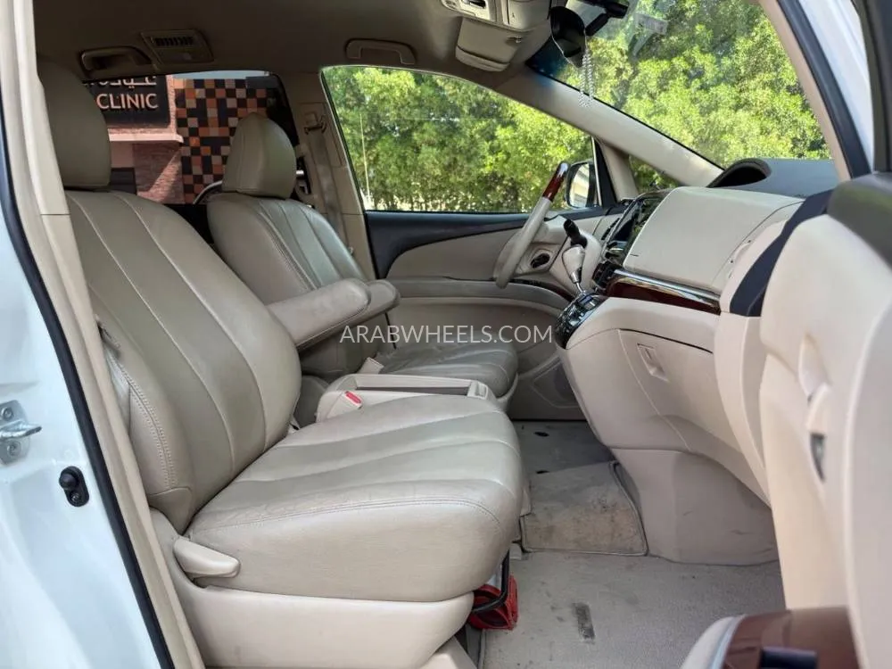 Toyota Previa 2020 for Sale in Sharjah Image-11