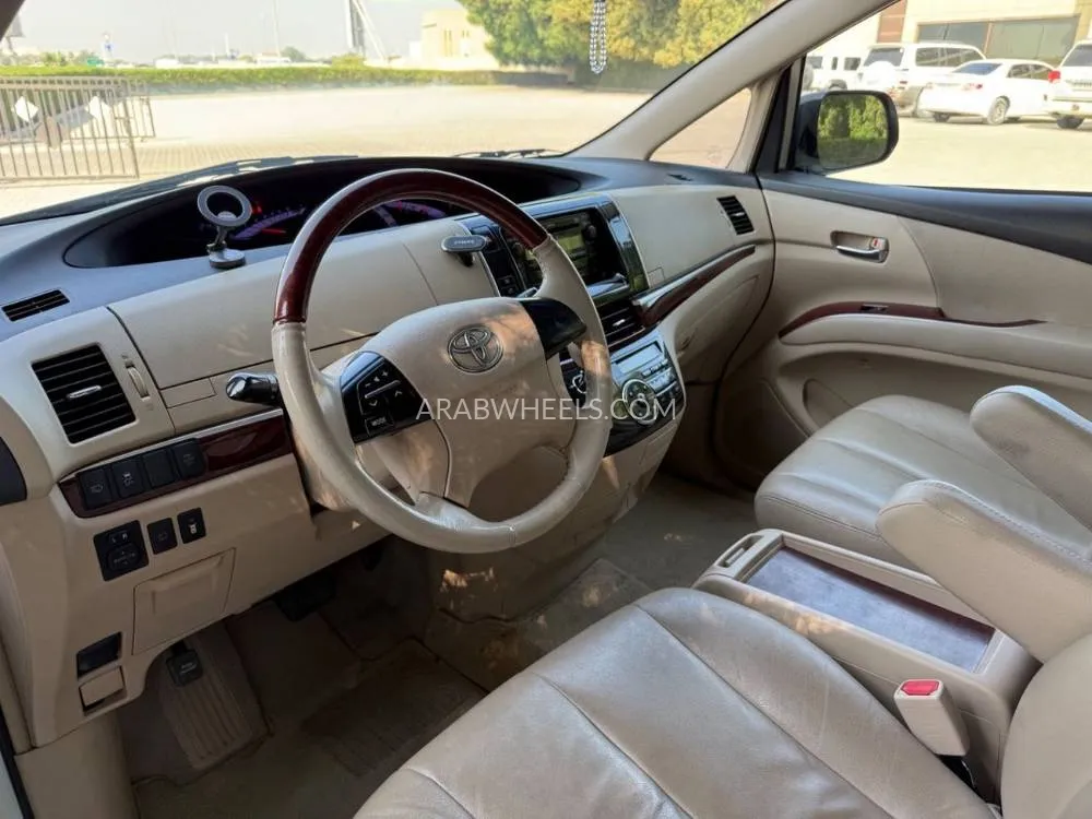 Toyota Previa 2020 for Sale in Sharjah Image-12