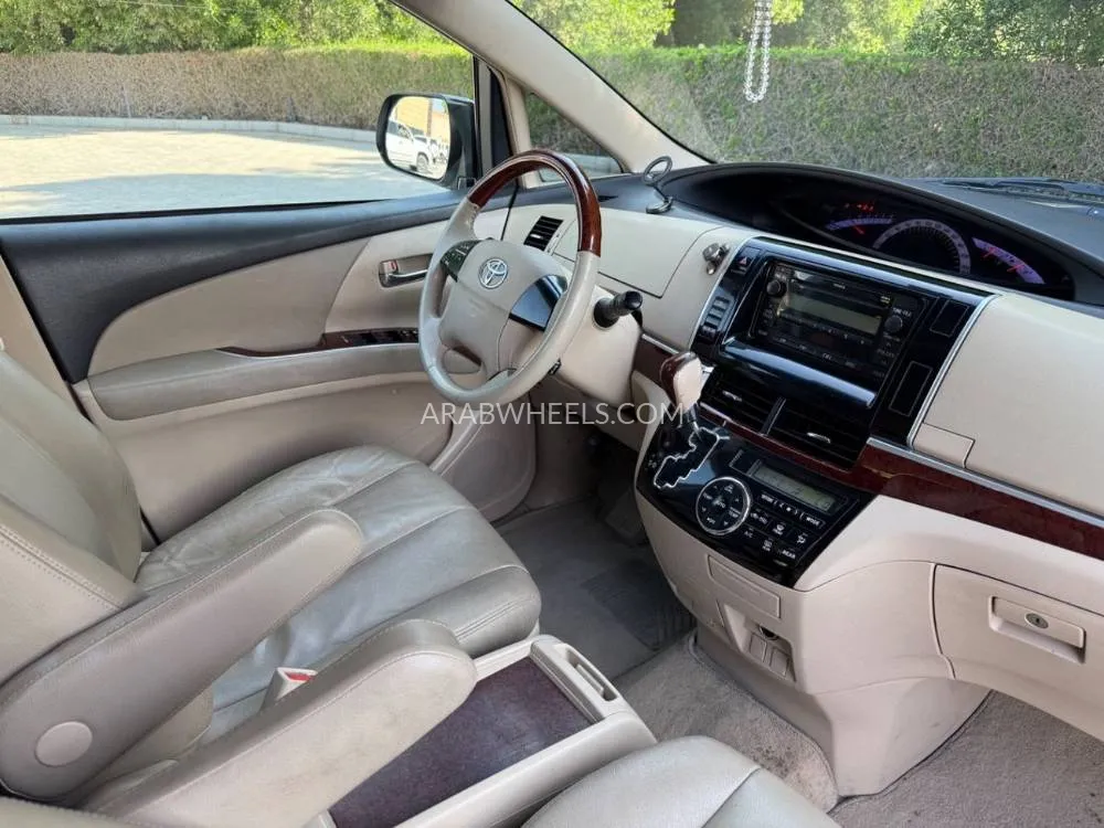 Toyota Previa 2020 for Sale in Sharjah Image-23