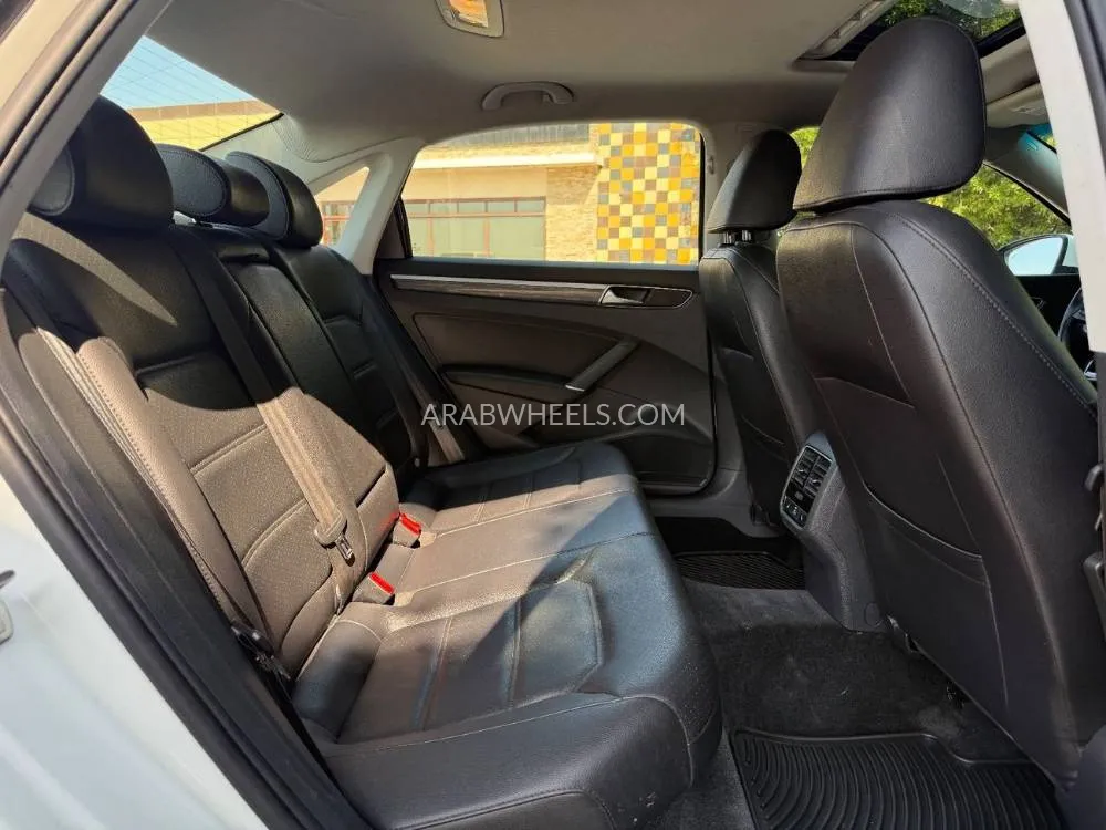 Volkswagen Passat 2018 for Sale in Sharjah Image-12