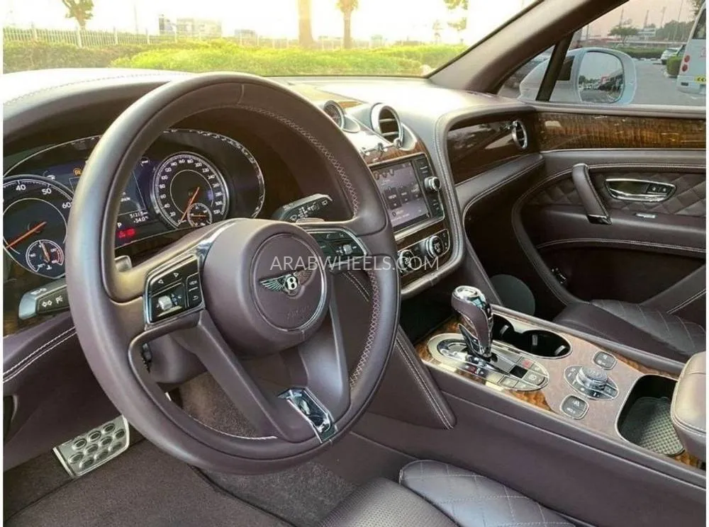 Bentley Bentayga 2017 for Sale in Dubai Image-7